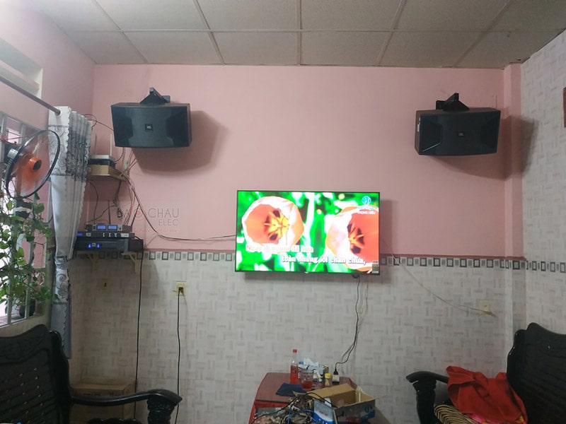 Bộ dàn karaoke JBL của gia đình chị Thắm ở Hóc Môn JBL Ki 310 JBL